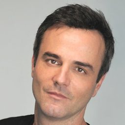 馬塞洛·瓦耶 飾演 Apresentador