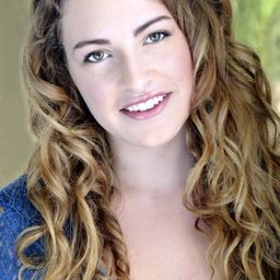 Kathryn Kilger 飾演 Dorthea Paymon