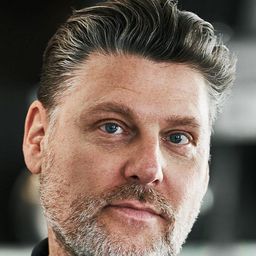 Timm Vladimir 飾演 