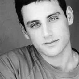 小 J·B·古曼 飾演 Dustin