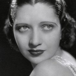 Kay Francis 飾演 Maida Walker