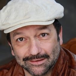 Francesco Procopio - 朱利亞和我們演員 飾演Agente immobiliare