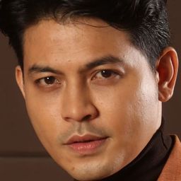 Izzue Islam 飾演 Razak