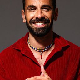 Luca Finotti 飾演 Massimo