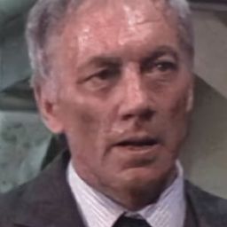 Peter Porteous 飾演 Fishmonger