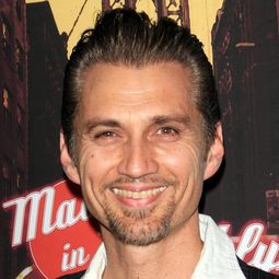 James Intveld 飾演 Gary