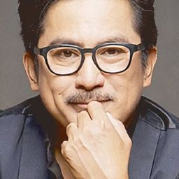 羅伯·塞娜 飾演 