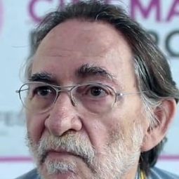 Renzo Rossellini 飾演 Self