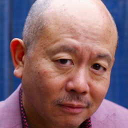 羅伯·陳 飾演 Yi