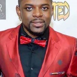 康·昆特斯 飾演 Nganù