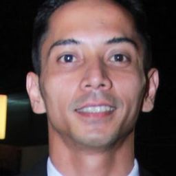 佛西·巴迪拉 飾演 Reporter