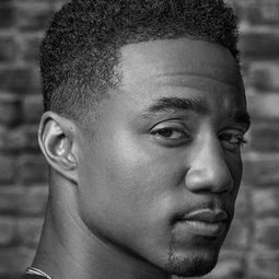 傑西·T·亞瑟 - Teenage演員 飾演American Boy (voice)