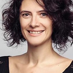 布久·薩莉霍盧 飾演 Mine