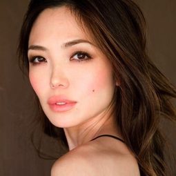 Laura Miro - 浴血狂奔演員 飾演Newscaster #3