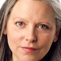 Lynne Adams 飾演 Marylin Stone