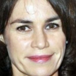 Yveline Ailhaud 飾演 The cook