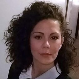 Perla Middleton 飾演 Parent / Teacher