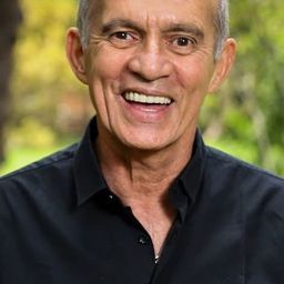 Jairo Camargo 飾演 Armando