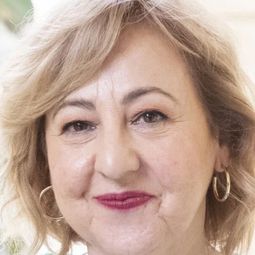 卡門·瑪奇 飾演 Mari Carmen