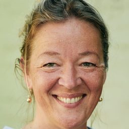 Ariane van Vliet 飾演 Liliane