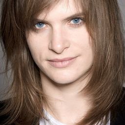 莉娜·萊希米茲 飾演 Sandra