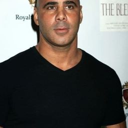 Michael Matthias 飾演 Lieutenant Michaels