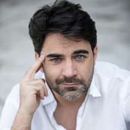 史蒂法諾·史卡爾柯托斯 飾演 Capo treno