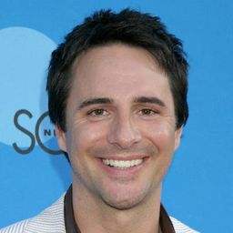 Rob Boltin 飾演 Phillip Walsh