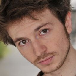 Yannik Landrein 飾演 Antoine