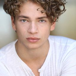 Will Meyers 飾演 Chad