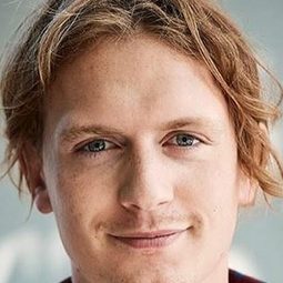 維爾比恩·恩格 - 奧海姆一家演員 飾演Jarle Orheim