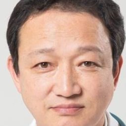 Park Yong - 保護者演員 飾演Minister Shin