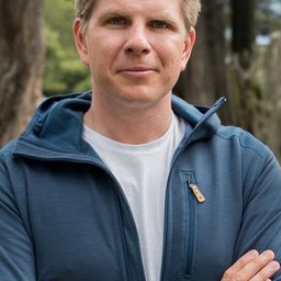 Filip Chajzer 飾演 Journalist