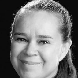 Katja Küttner - The Look of a Killer演員 飾演Oksana