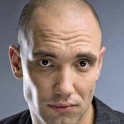 Zahary Baharov - Operation Shmenti Capelli演員 飾演Papa