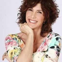 Maria Amelia Monti 飾演 Santina Rocca