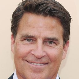 Ted McGinley - Married... with Children Reunion演員 飾演Self