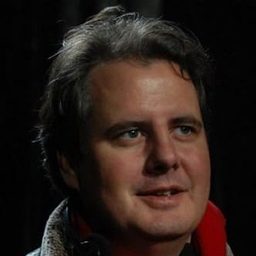 Declan O'Brien 飾演 