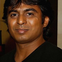 Suman Jayamurugan 飾演 Muthukutty