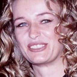 Camilla Overbye Roos 飾演 Kristen