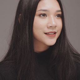 Agnes Naomi 飾演 Ayu