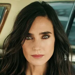 珍妮花康納莉 - 英雄戰場演員 飾演Irene