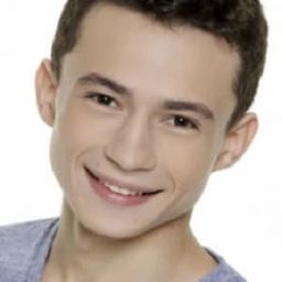 阿里達尼斯·巴羅佐 飾演 Berro