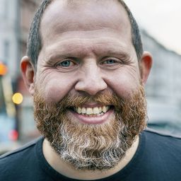 Truls Svendsen - 殺死比利 2演員 飾演Broke Backer