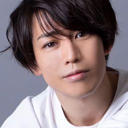 Kenta Kamakari 飾演 Glion