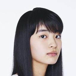 Anna Tsuihiji 飾演 Sayaka