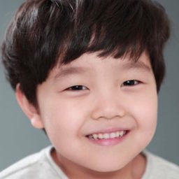 Kang Min-joon 飾演 Dong-min