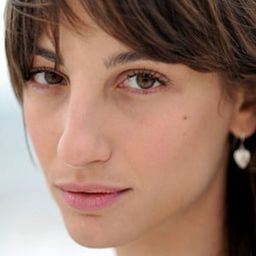 Francesca Inaudi 飾演 Maria