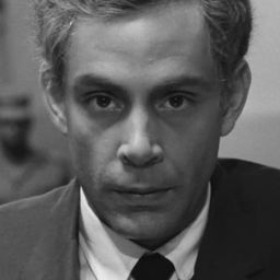 Sergio Corrieri 飾演 Sergio Carmona Mendoyo