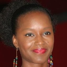 Fatou N'Diaye 飾演 Fae